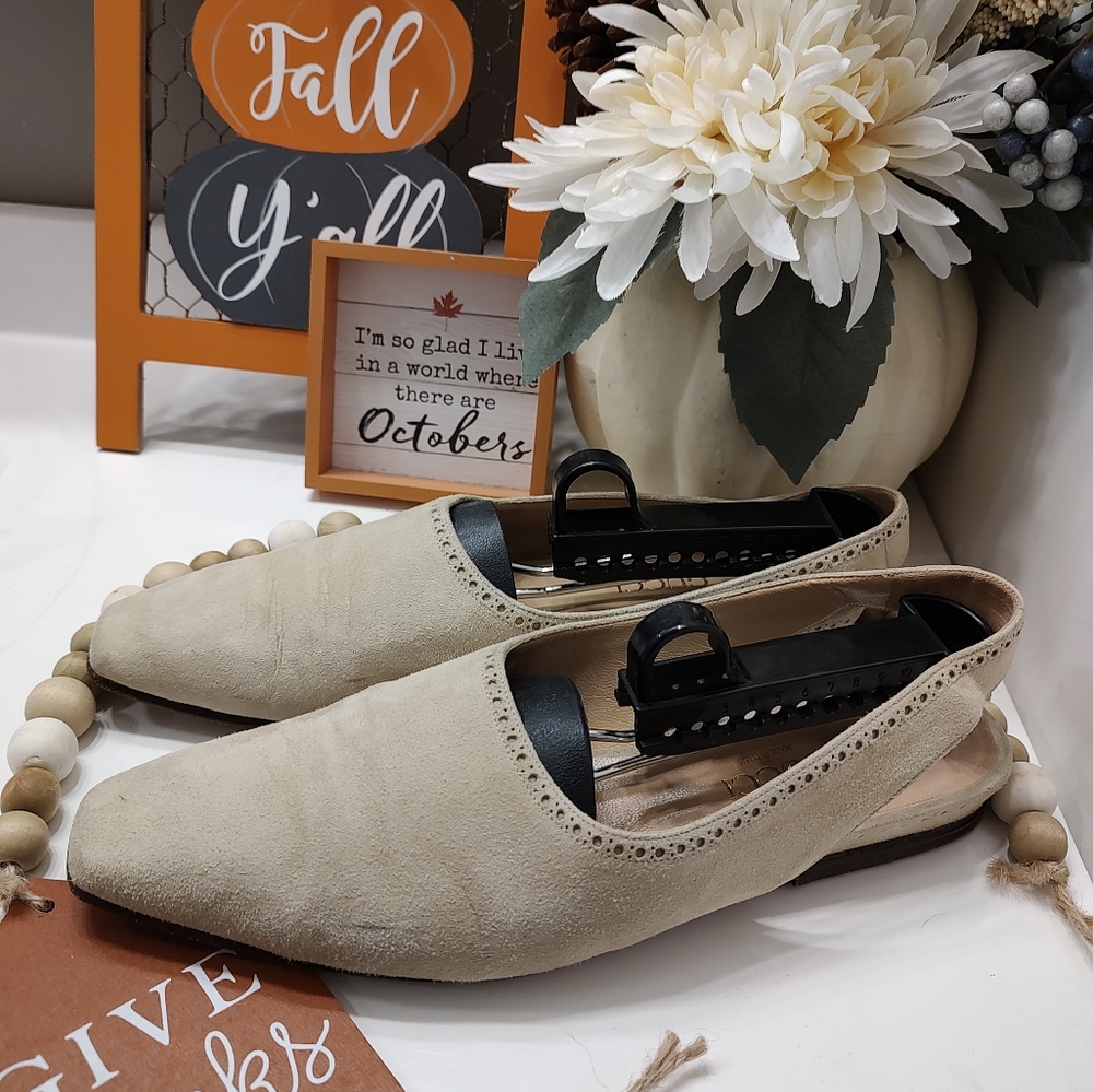 Gucci Cream and Black Mules with Rounded Toe - Picture 2 of 10